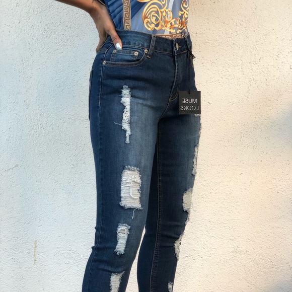 Mid Rise Jeans 🌹 - Picture 4 of 8